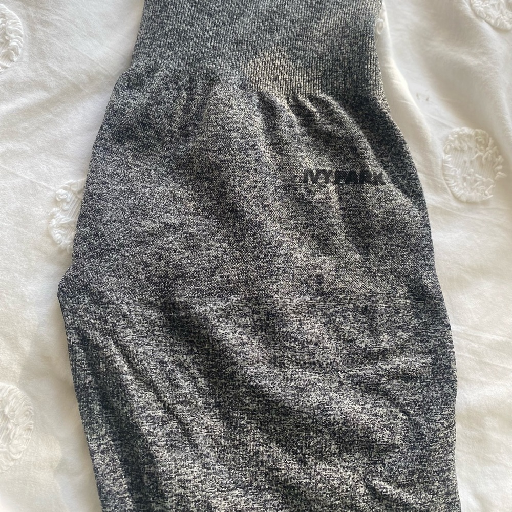 IVY PARK Capri leggings